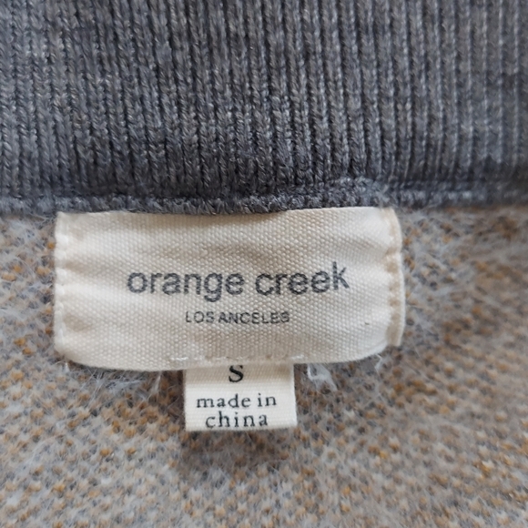 Daisy Print Soft Fuzzy Sweater - Picture 5 of 6